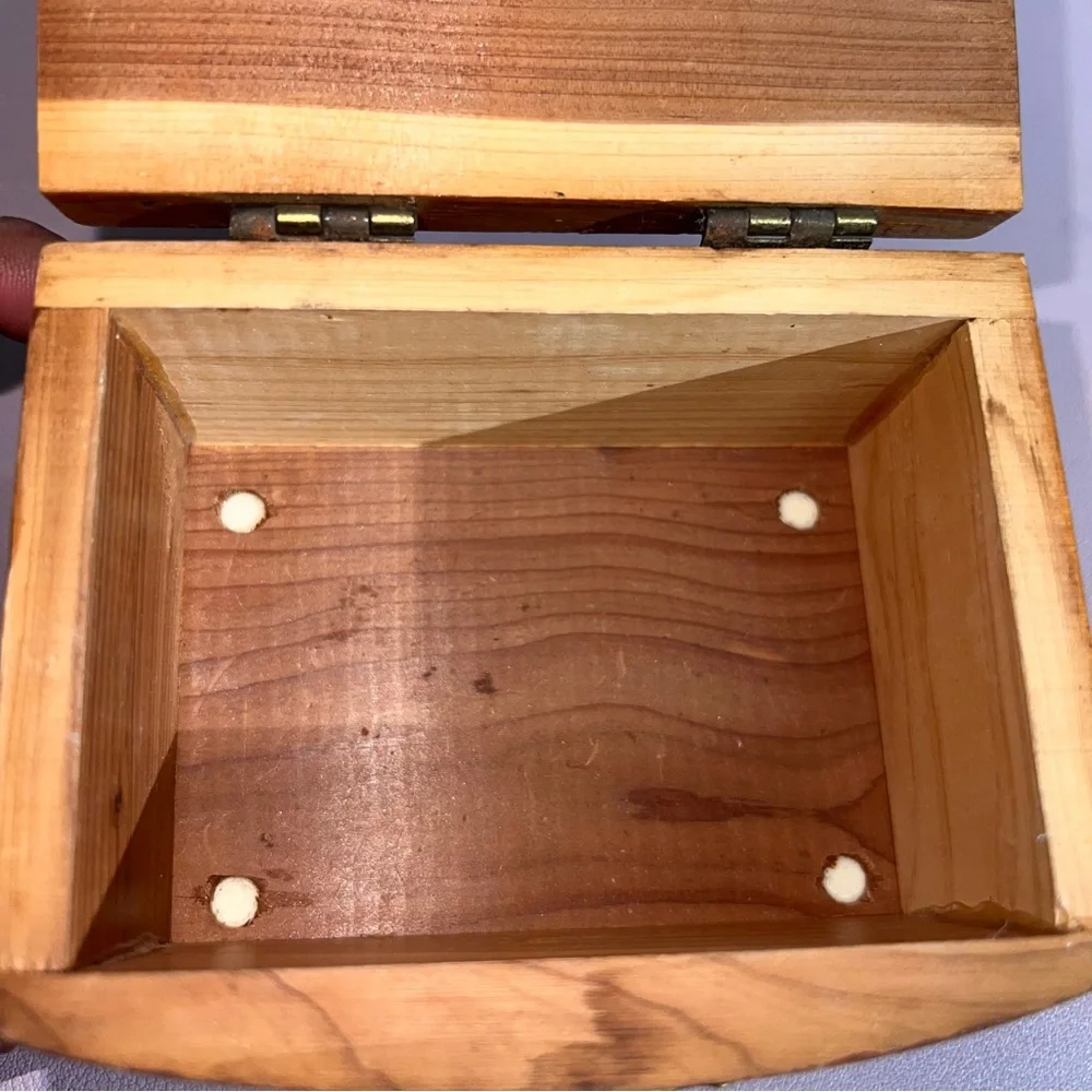 Vintage Handcrafted‎ Jewelry Box W/ Hook Lock 